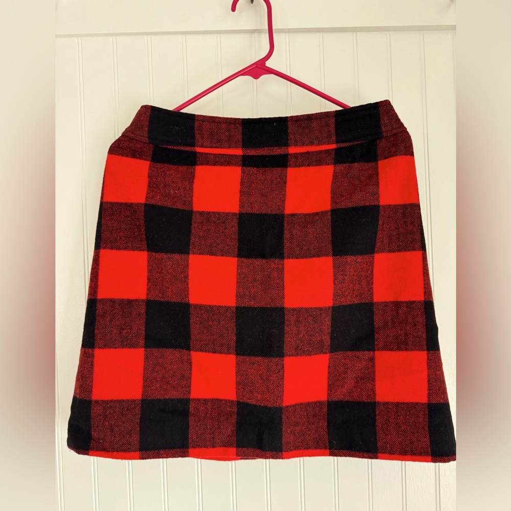 J Crew women's size 6 plaid wool skirt, red and black.